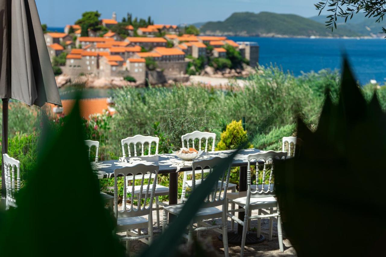 Sun Rose Apartments Sveti Stefan Bagian luar foto