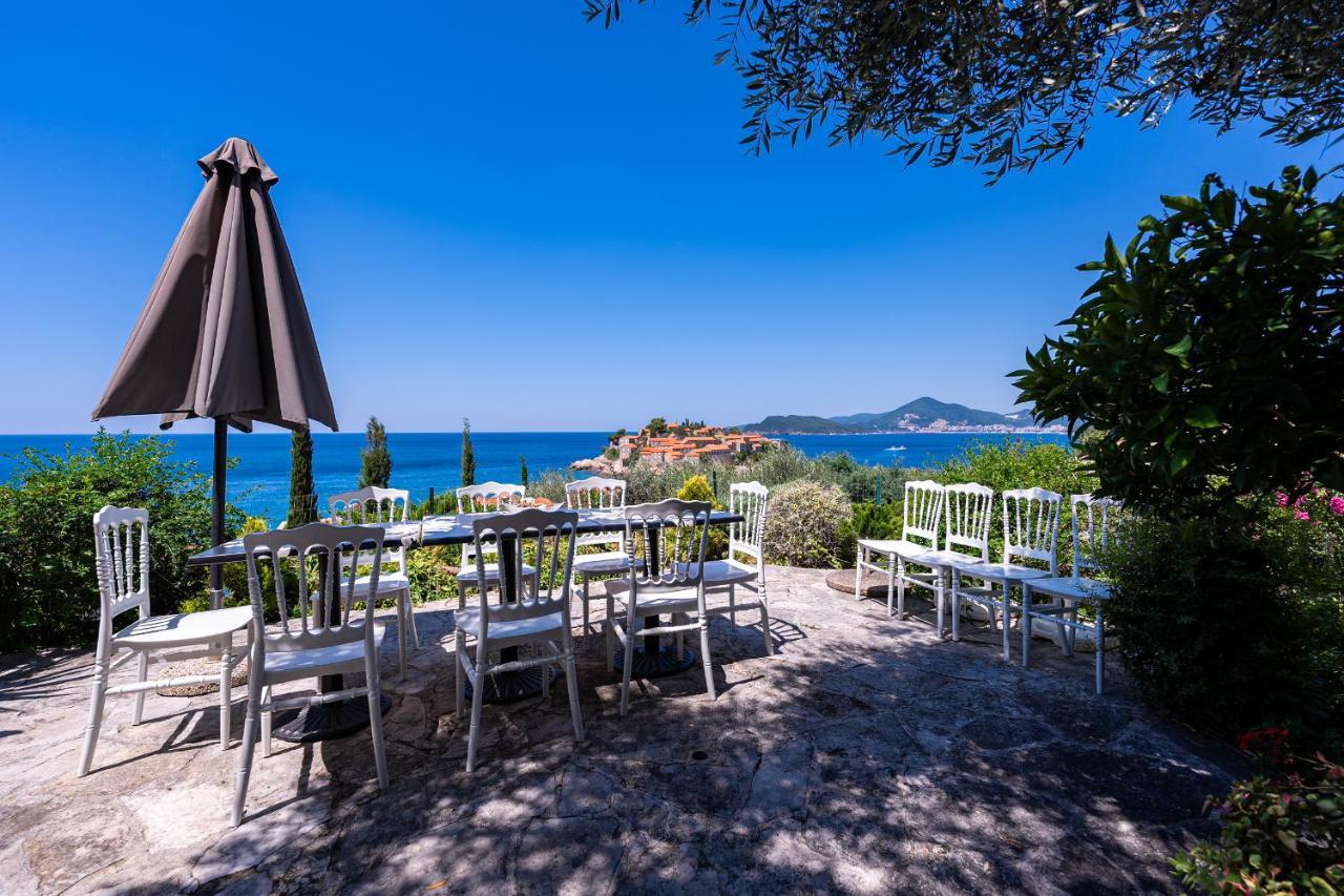 Sun Rose Apartments Sveti Stefan Bagian luar foto