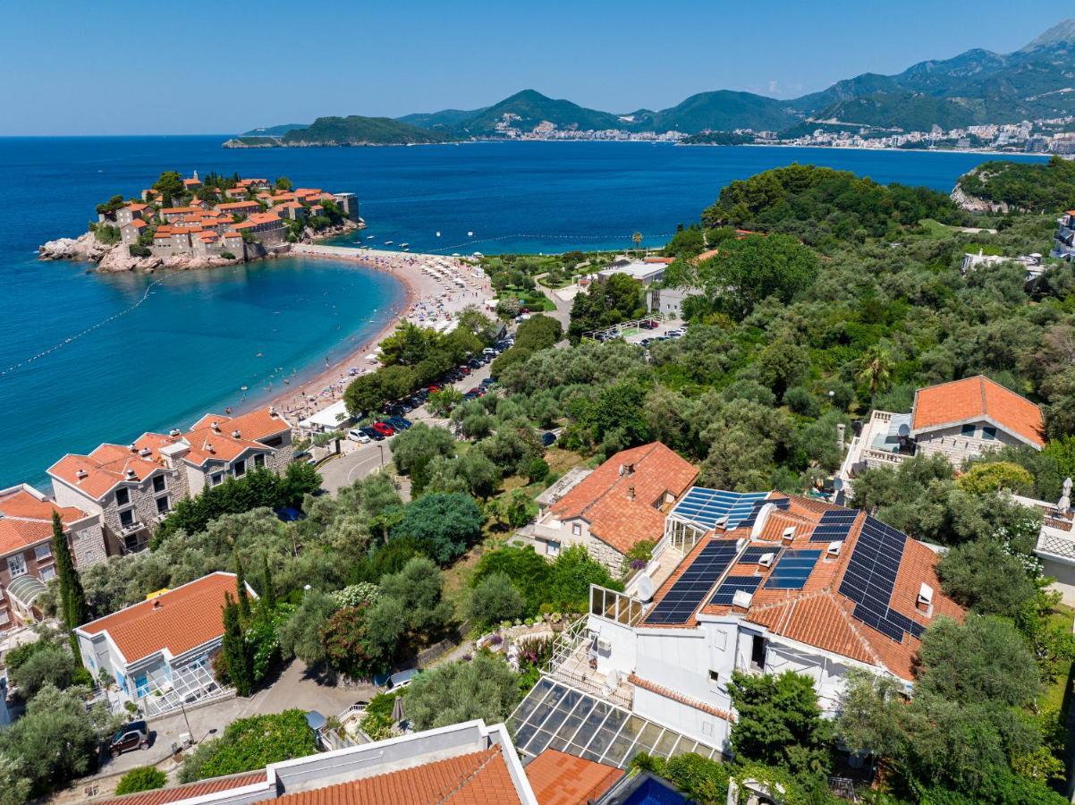 Sun Rose Apartments Sveti Stefan Bagian luar foto