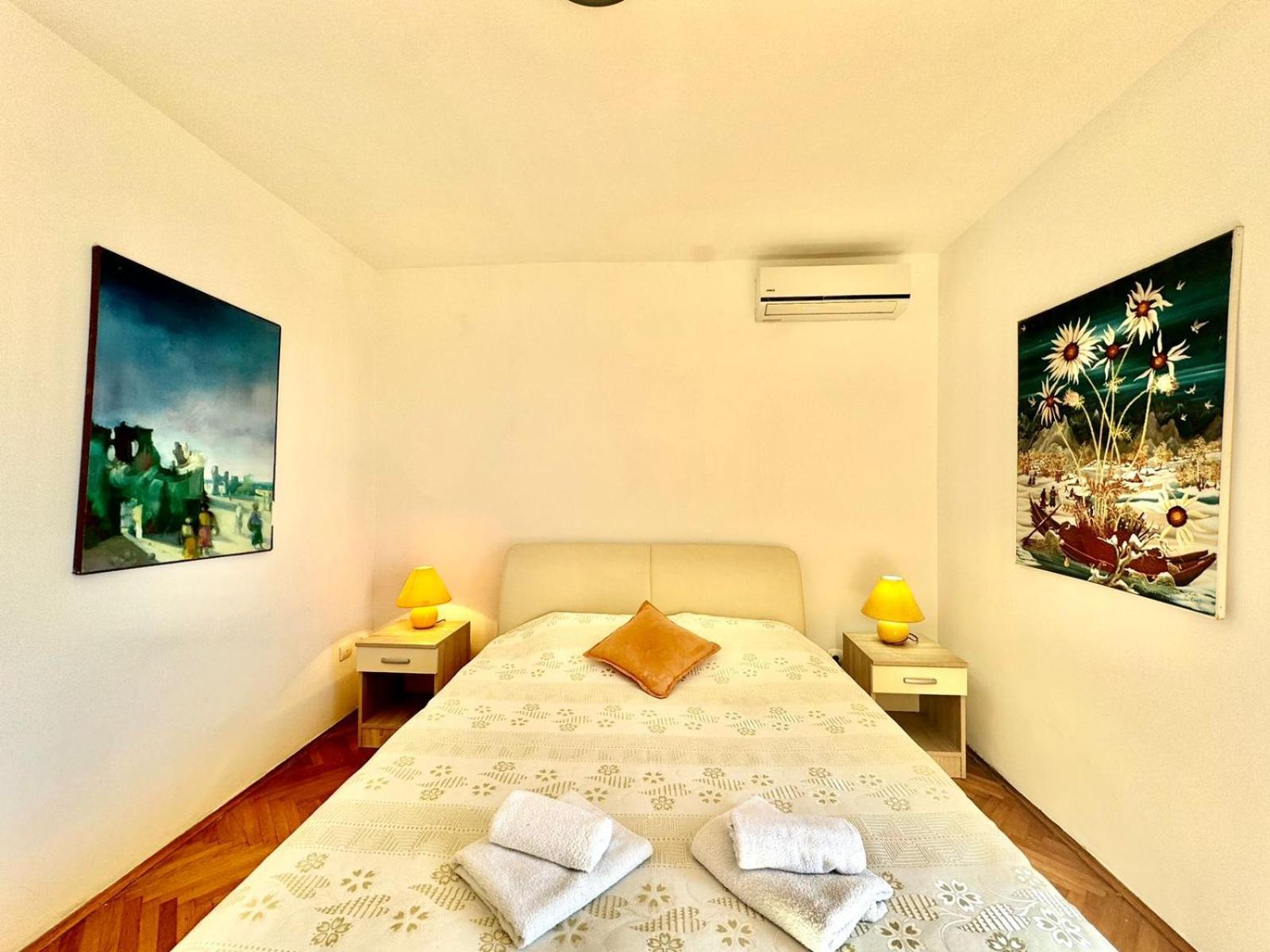 Sun Rose Apartments Sveti Stefan Bagian luar foto