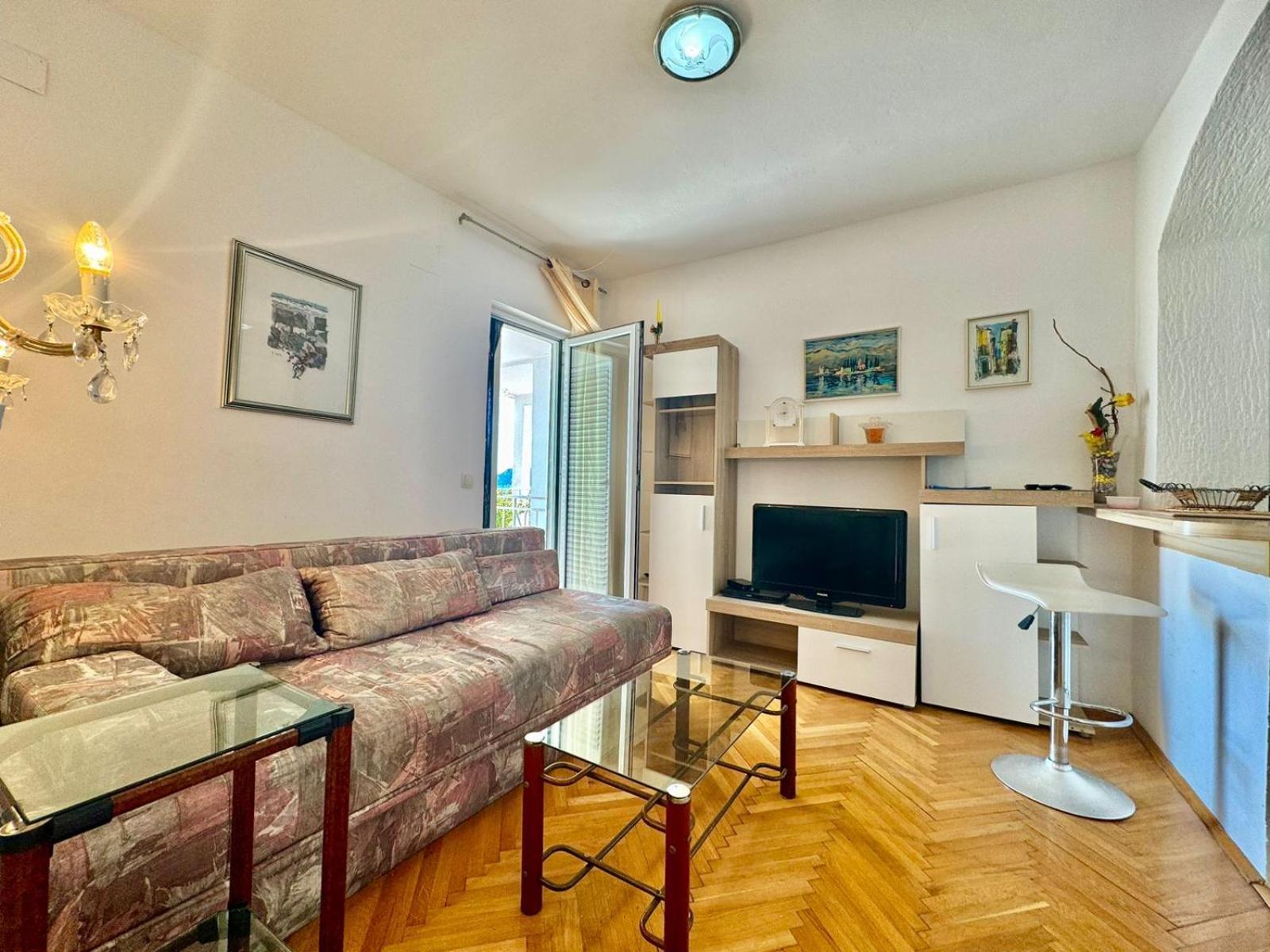 Sun Rose Apartments Sveti Stefan Bagian luar foto