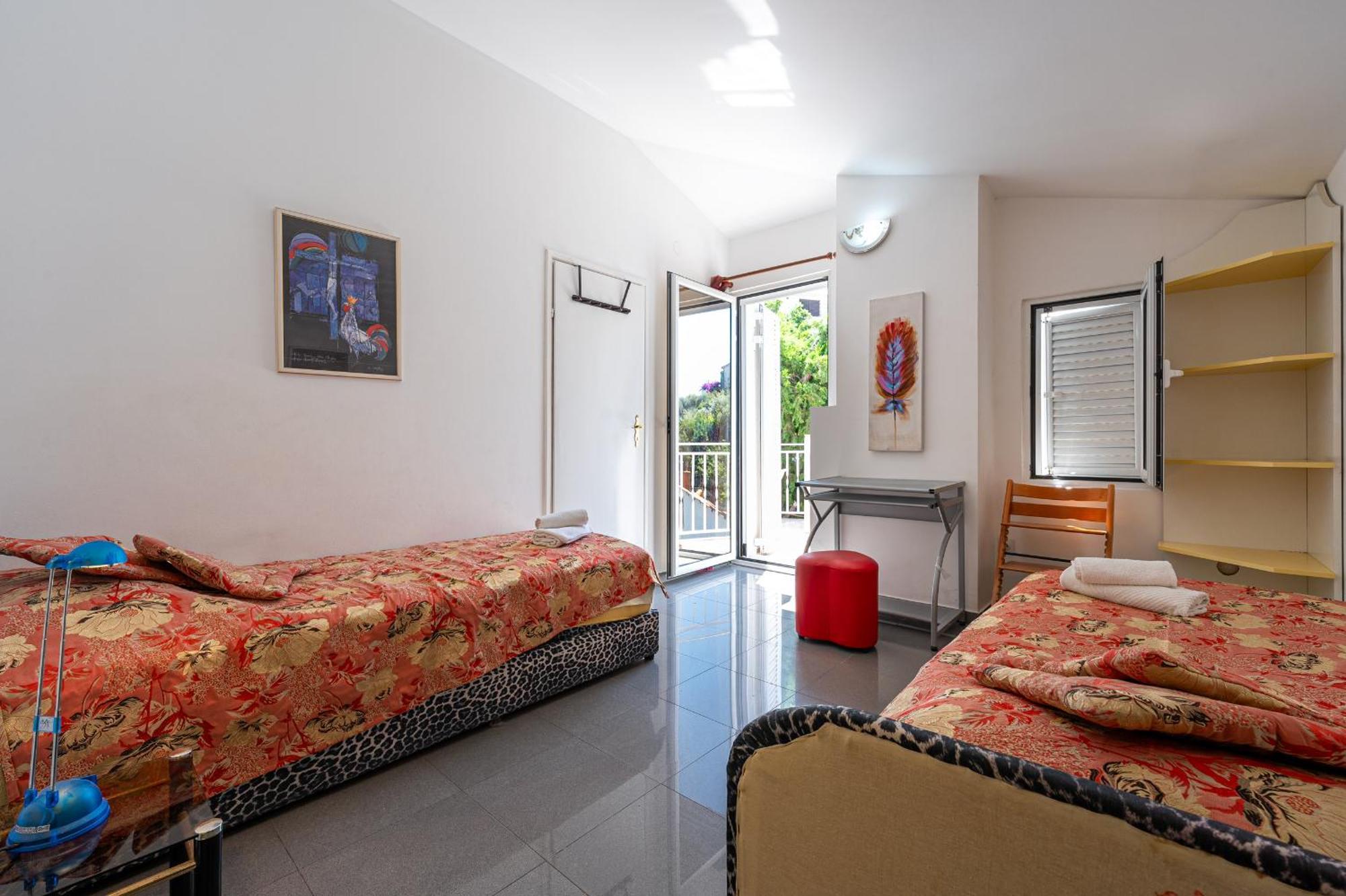 Sun Rose Apartments Sveti Stefan Ruang foto