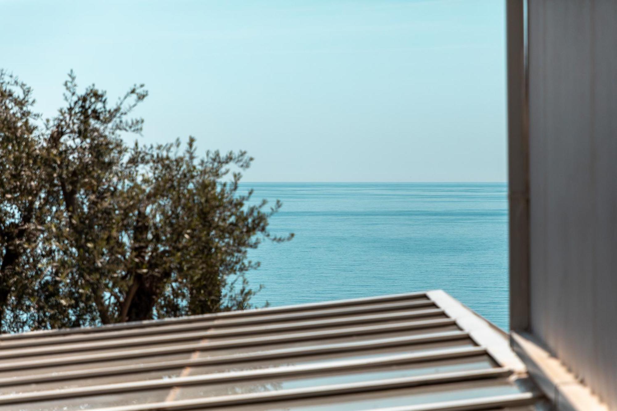 Sun Rose Apartments Sveti Stefan Ruang foto